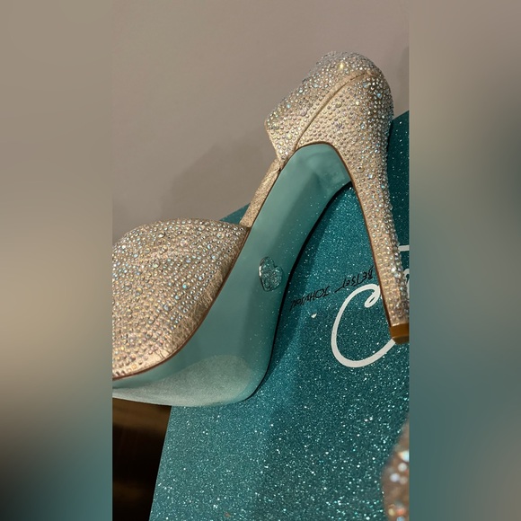 NEW IN BOX BLUE BY BETSEY JOHNSON RHINESTONE HEELS - Picture 10 of 13